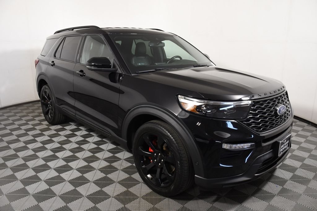 Used 2022 Agate Black Metallic Ford ST image 3
