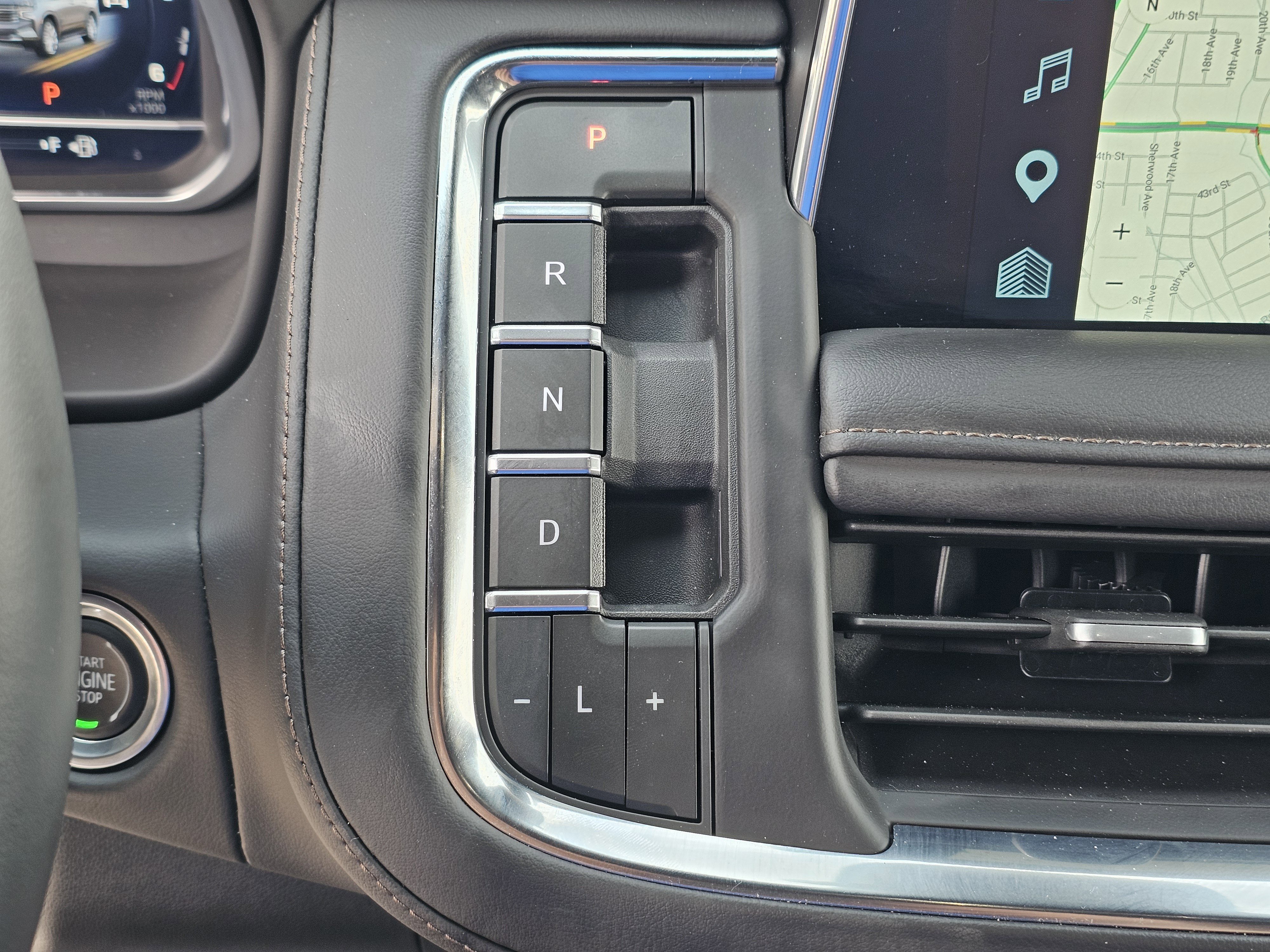 Used 2023 Iridescent Pearl Tricoat Chevrolet High Country image 29