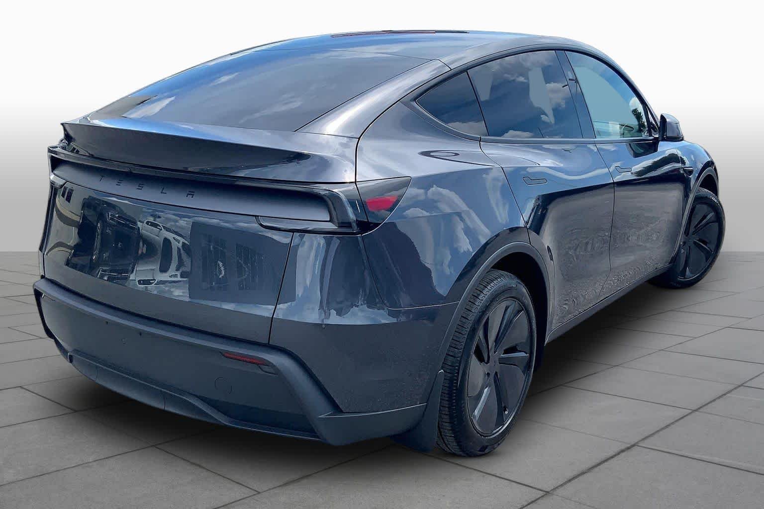 Used 2026 Stealth Gray Tesla  image 11
