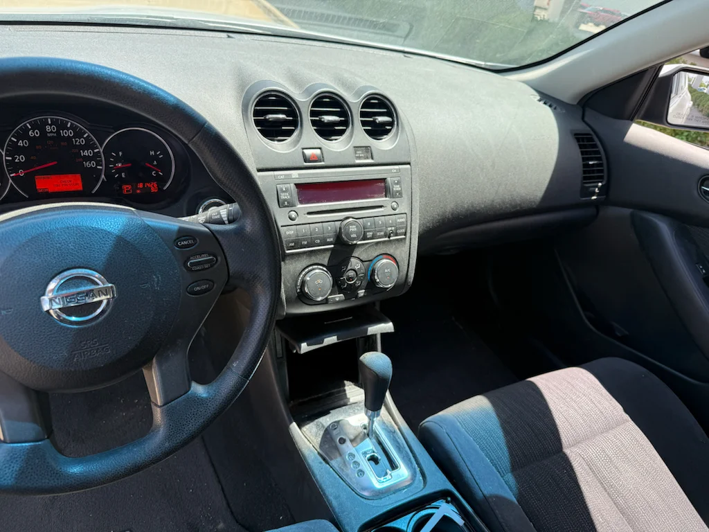 Used 2011  Nissan 2.5 S image 3
