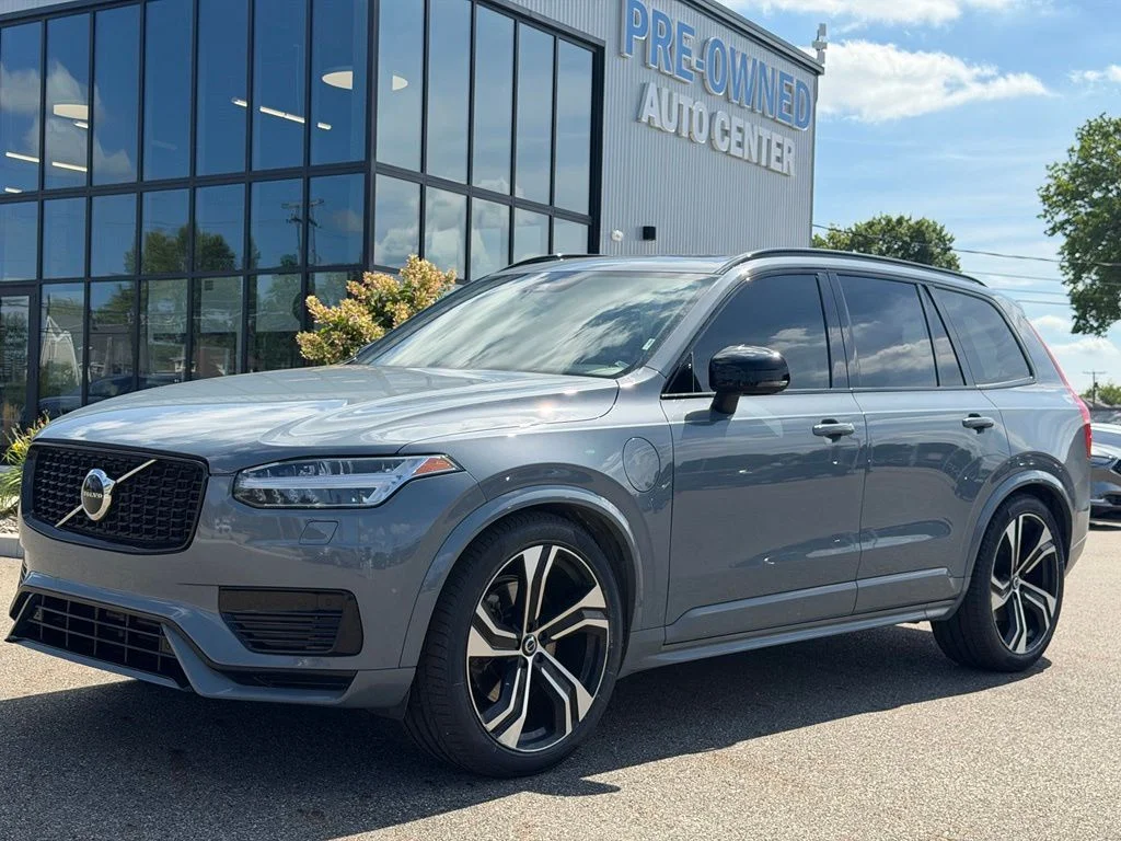 2022 Volvo XC90 R-Design