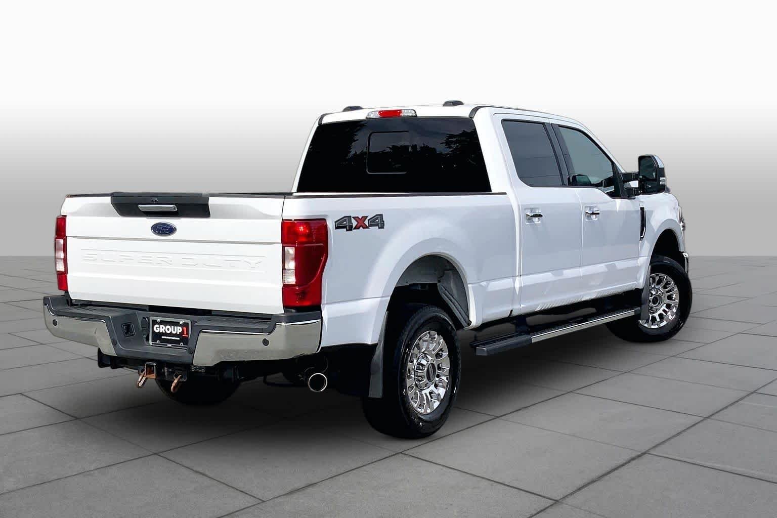 Certified Used 2022 Oxford White Ford XLT image 13