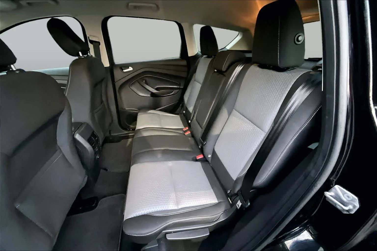 Used 2019 Agate Black Ford SE image 19