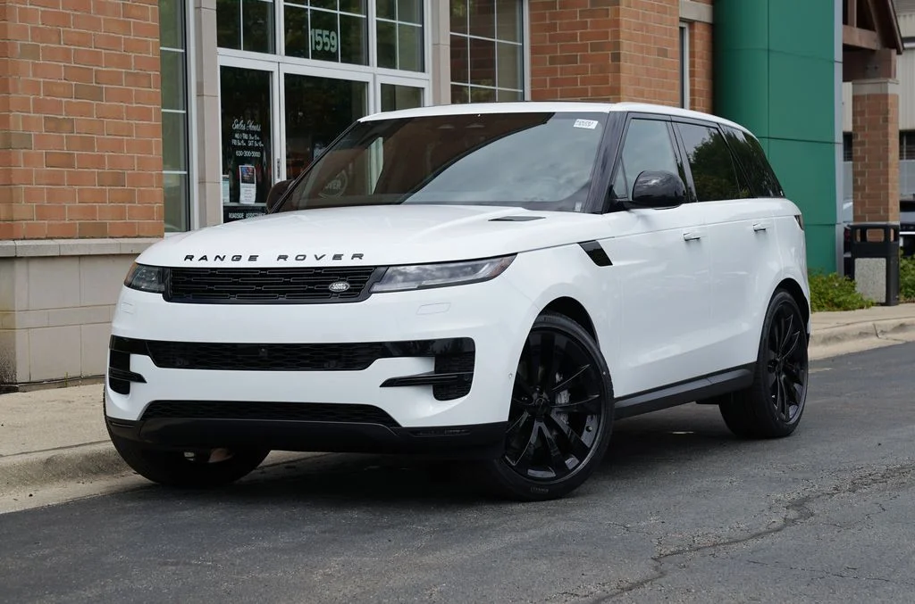 New 2026 Fuji White Land Rover SE image 1