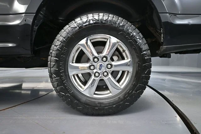 Used 2019 Black Ford XLT image 13