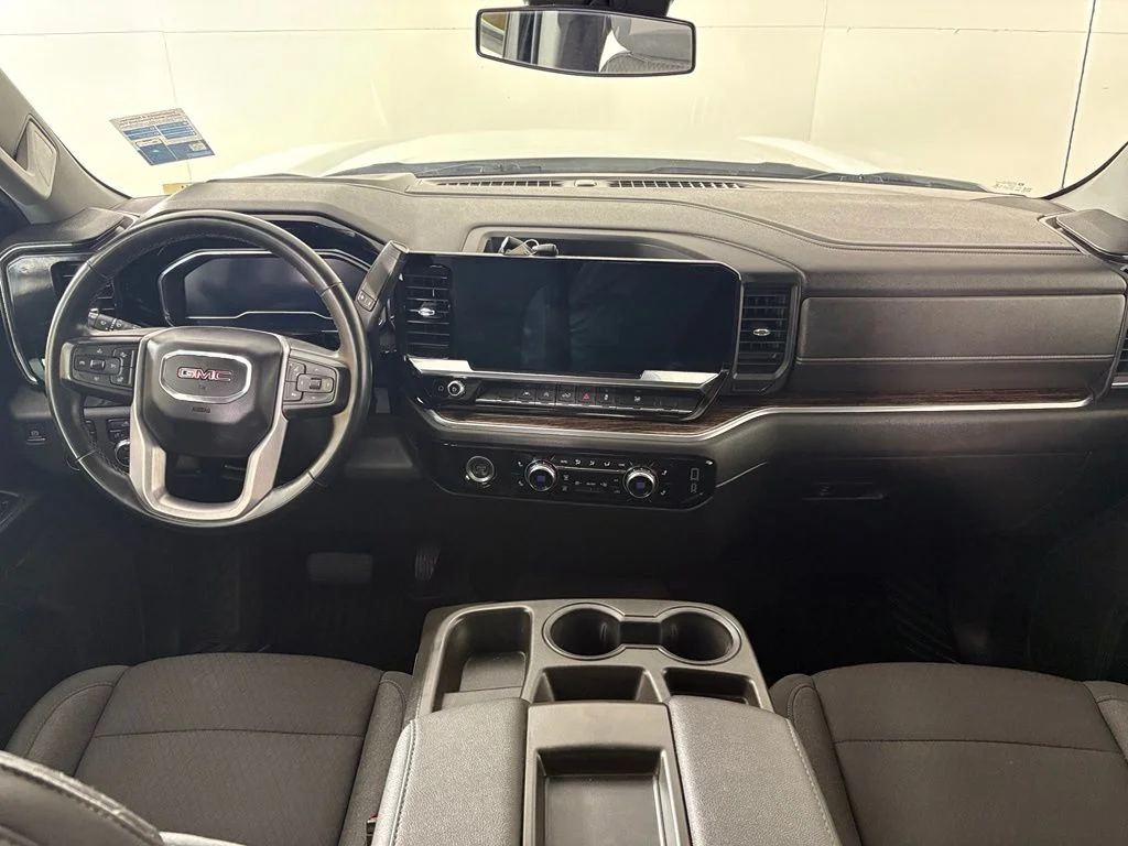 Used 2023 White GMC Elevation image 43