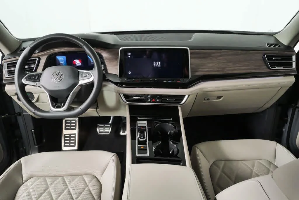 New 2026 Pure Gray Volkswagen 2.0T SEL Premium R-Line image 18