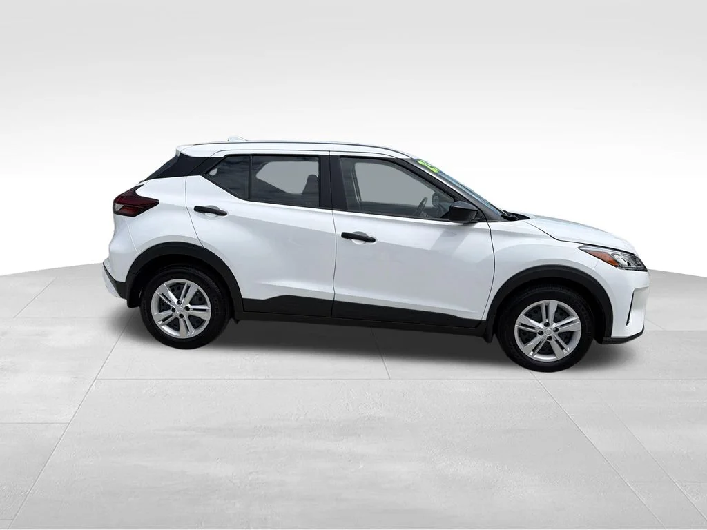 Certified Used 2025 White Nissan S image 9