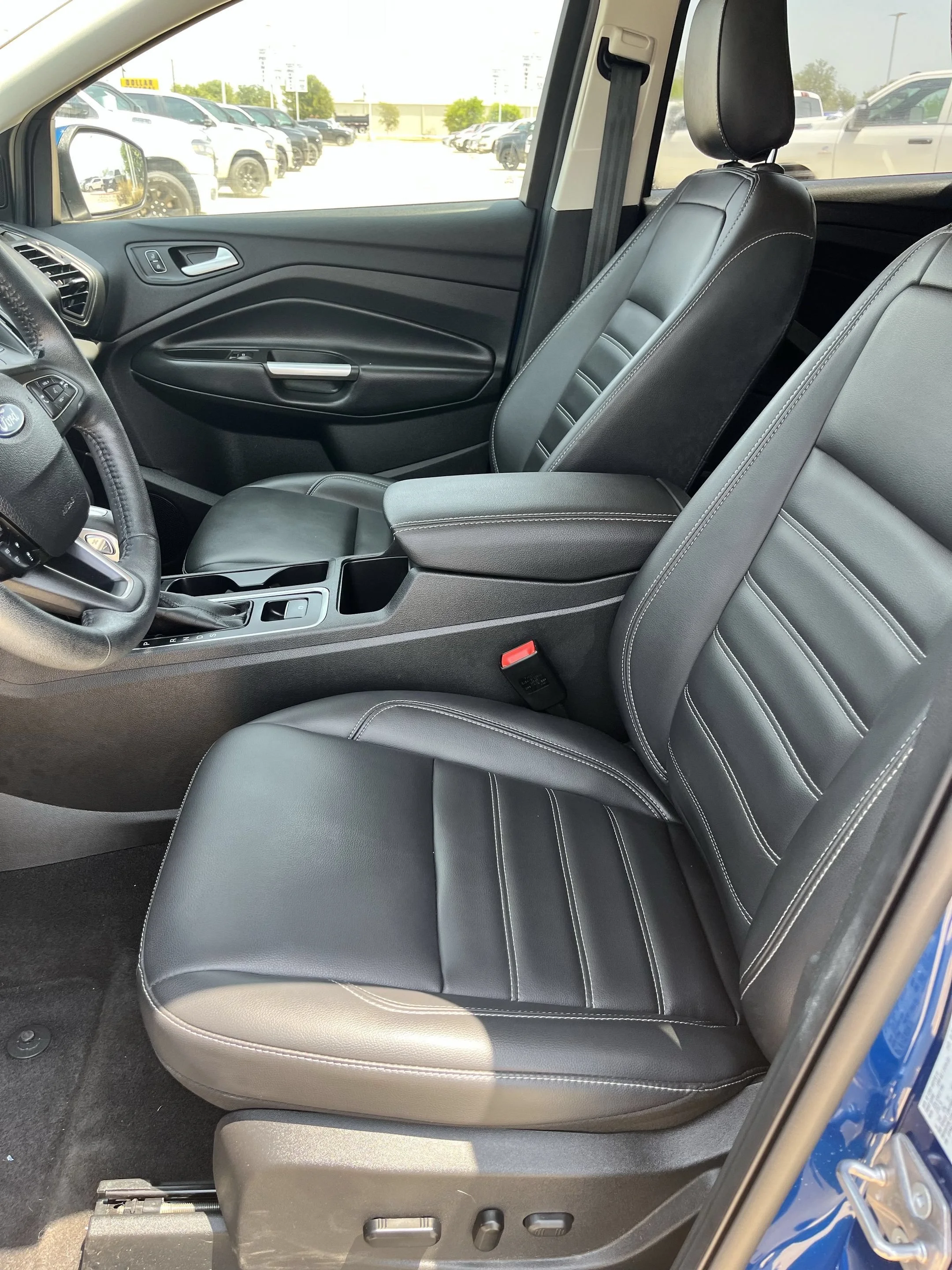 Used 2019 Blue Ford SEL image 11