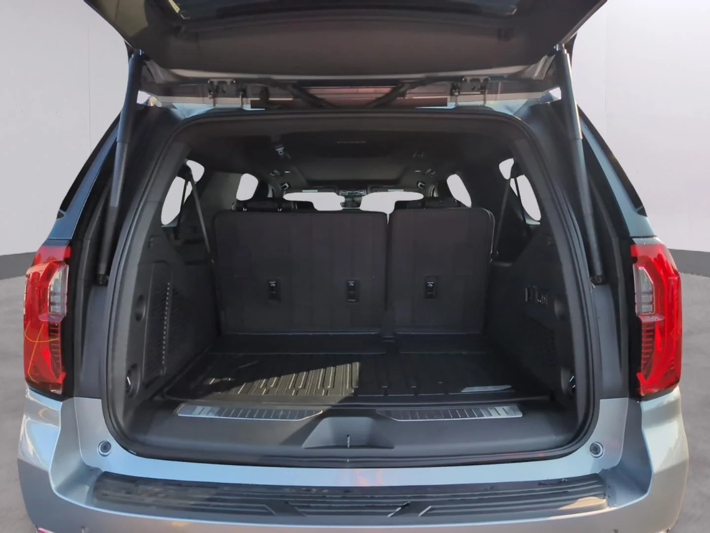 New 2026 Sterling Metallic GMC Denali image 34