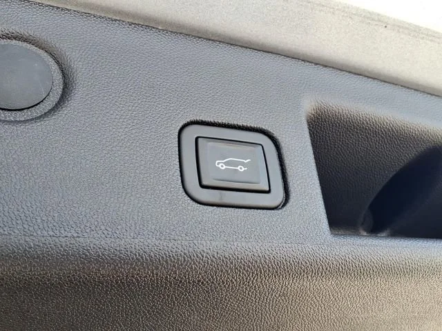 Used 2024 Sterling Gray Metallic Chevrolet LT image 27