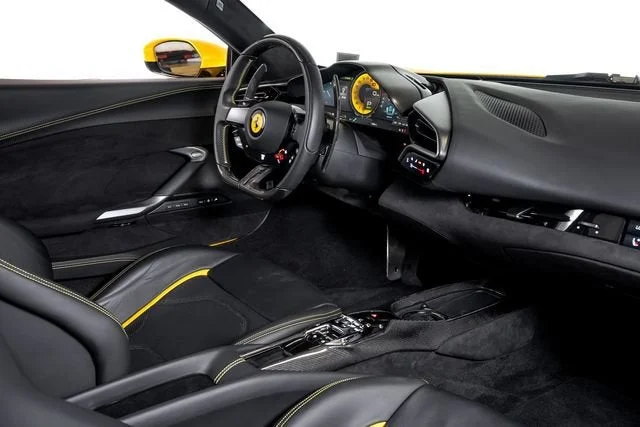 Used 2024 Giallo Triplo Strato Ferrari  image 44