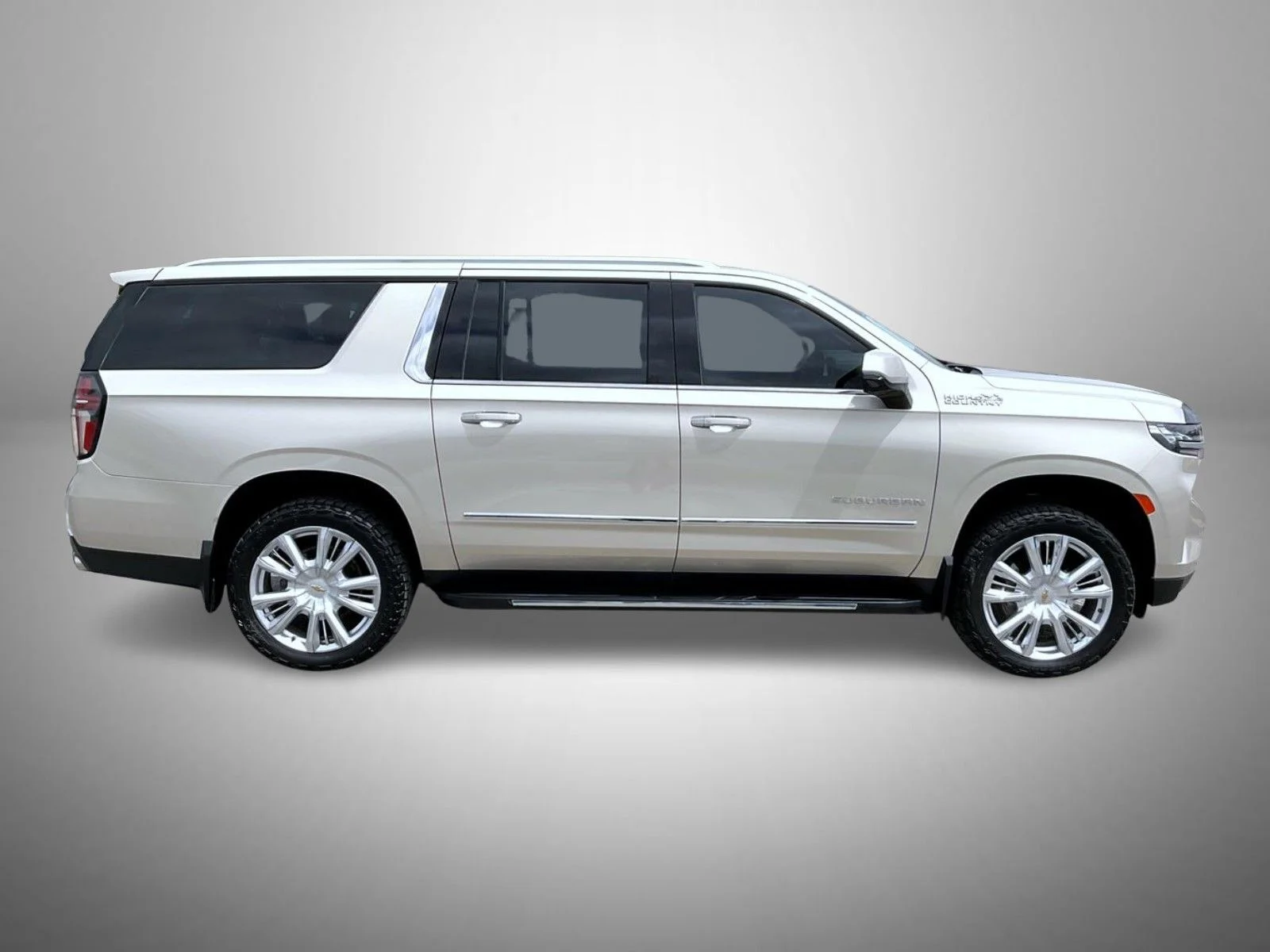 Used 2021 Beige Chevrolet High Country image 4
