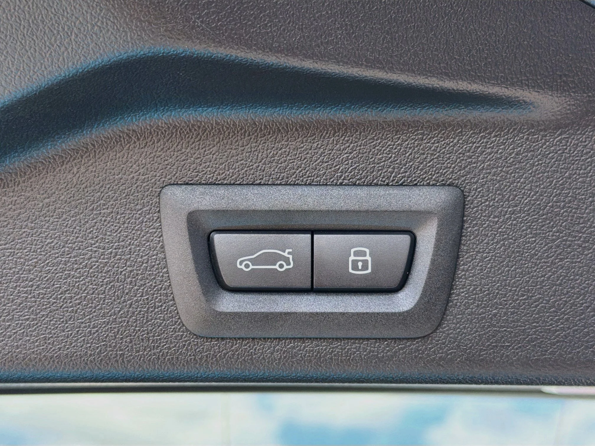 Used 2026 Skyscraper Grey Metallic BMW xDrive50e image 12
