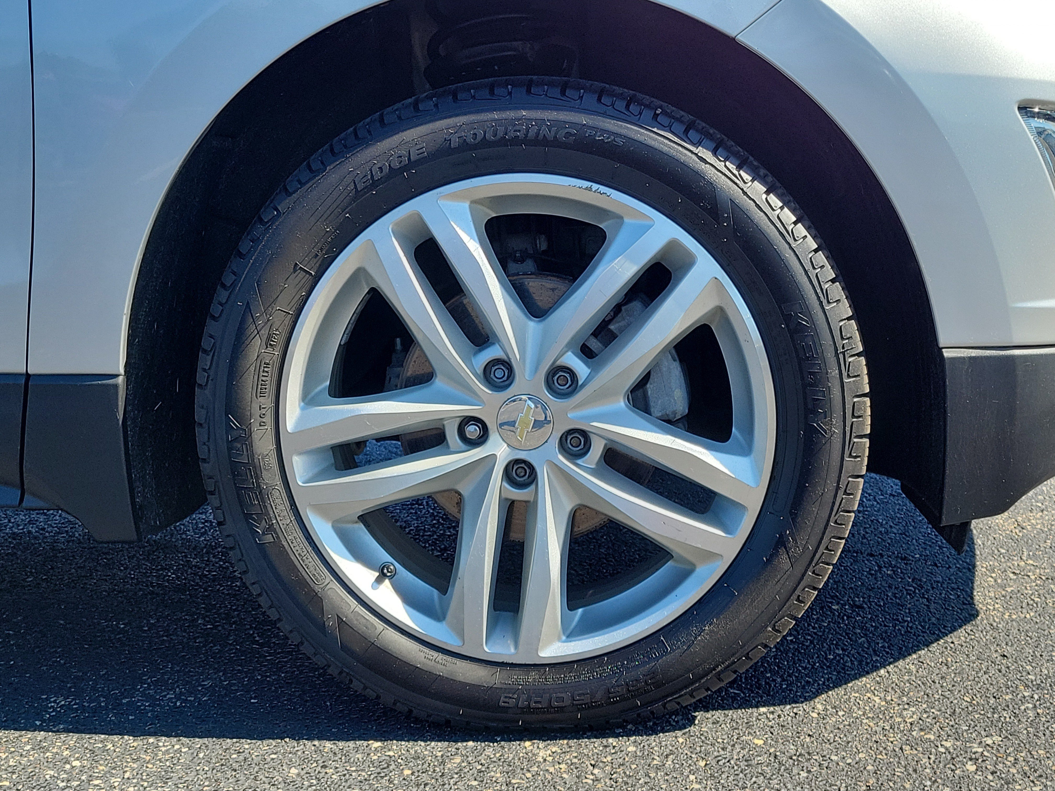 Used 2020 Silver Ice Metallic Chevrolet Premier image 5