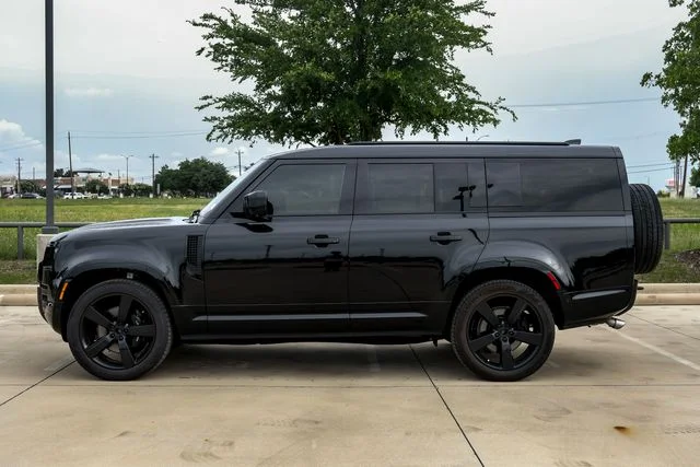 2025 Land Rover Defender V8 - Photo 13