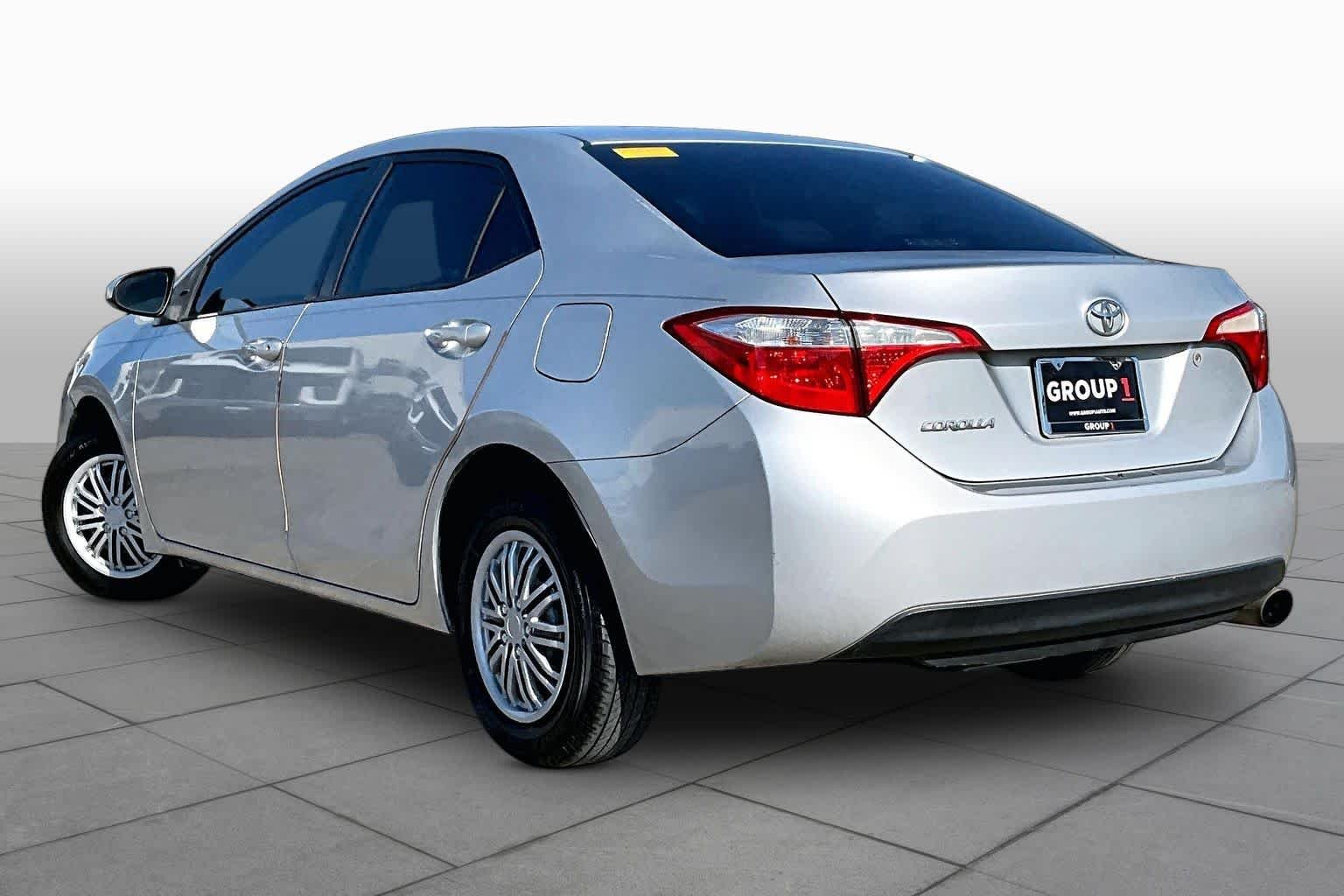 Used 2016 Classic Silver Metallic Toyota L image 12