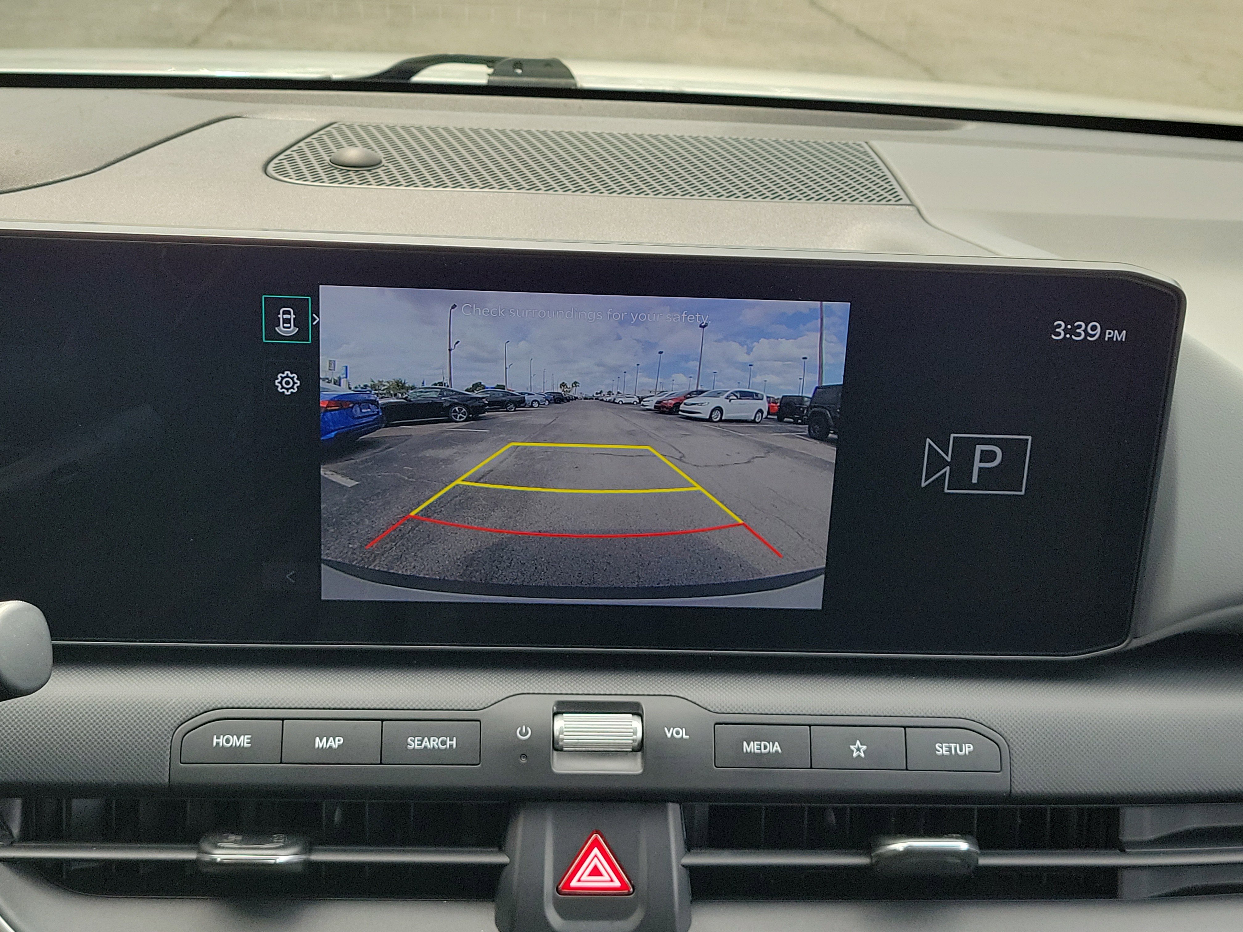 Used 2025 Snow White Pearl Kia LXS image 25