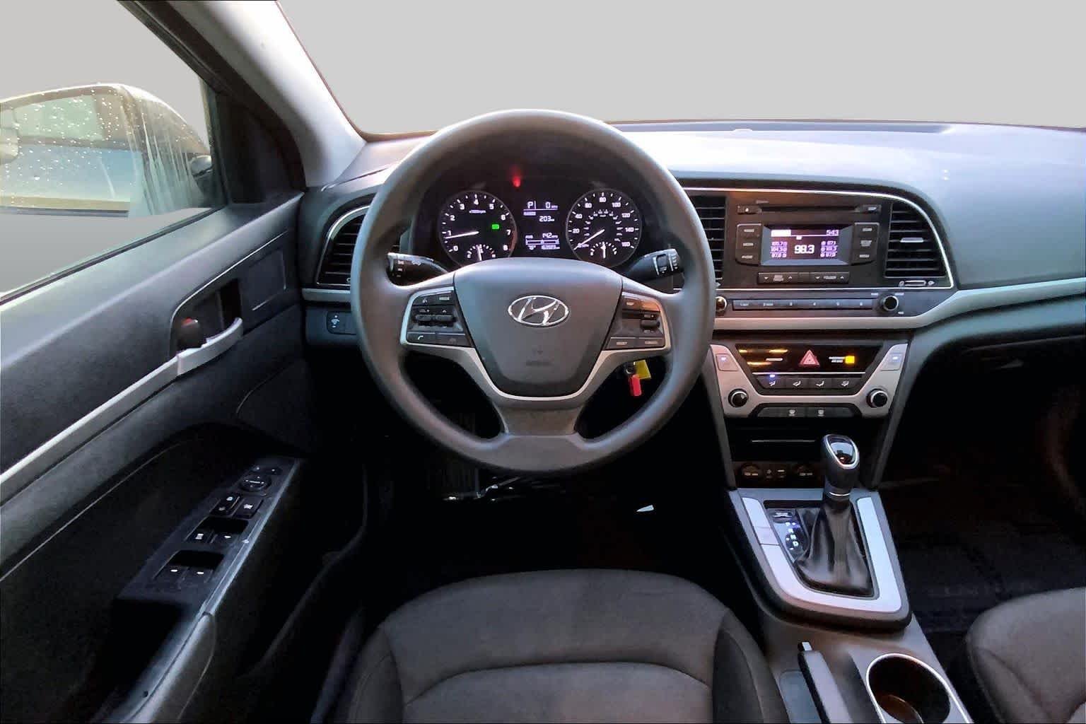 Used 2018 Machine Gray Hyundai SE image 5