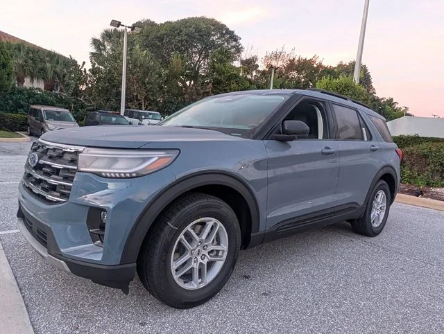 New 2026 Vapor Blue Metallic Ford Active image 3