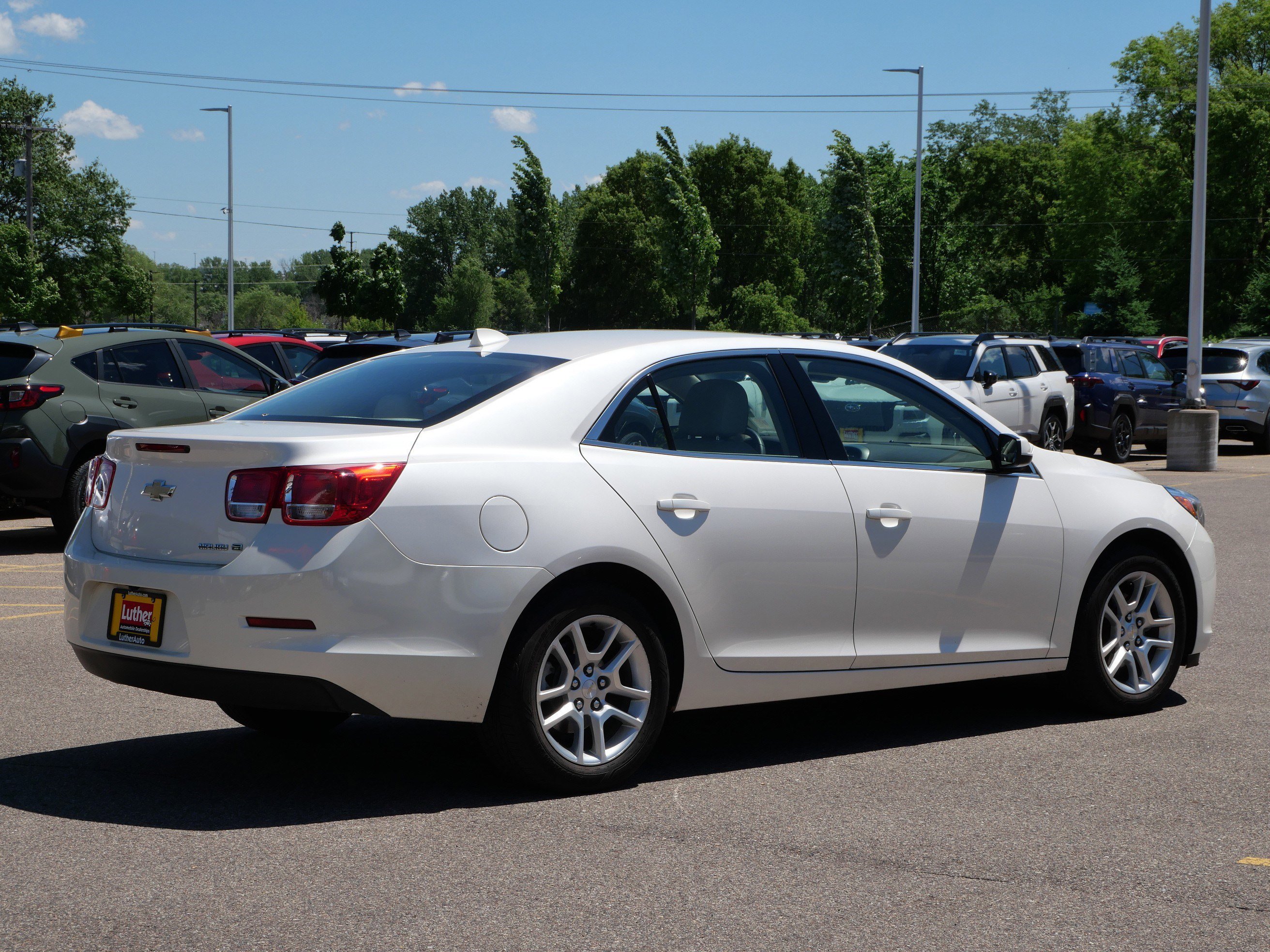 Used 2013 White Diamond Tricoat Chevrolet ECO image 7