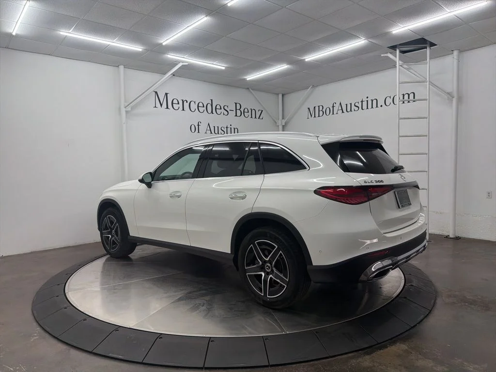 Used 2026 White Mercedes-Benz GLC 300 image 5