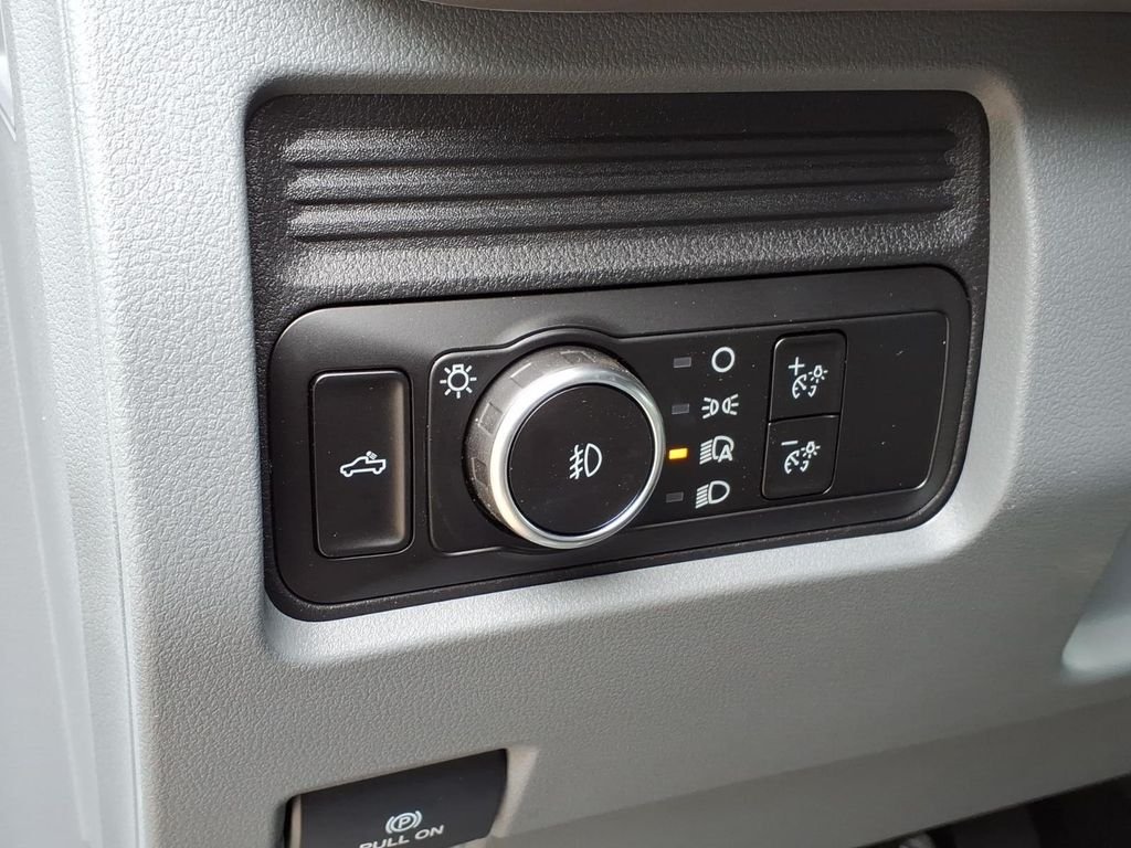 New 2027 Carbonized Gray Metallic Ford F-350® XLT image 20