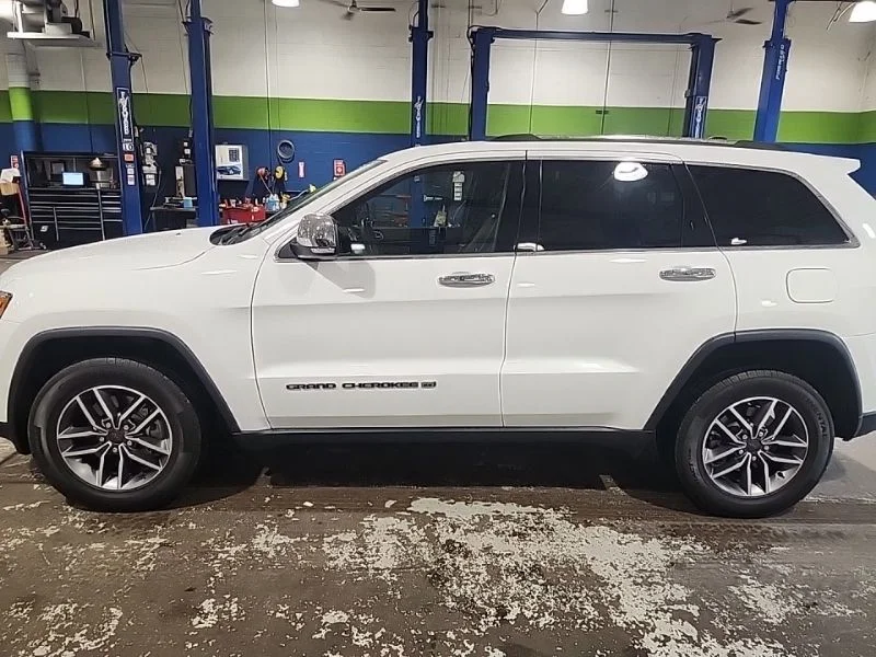 Used 2022 White Jeep Limited image 4