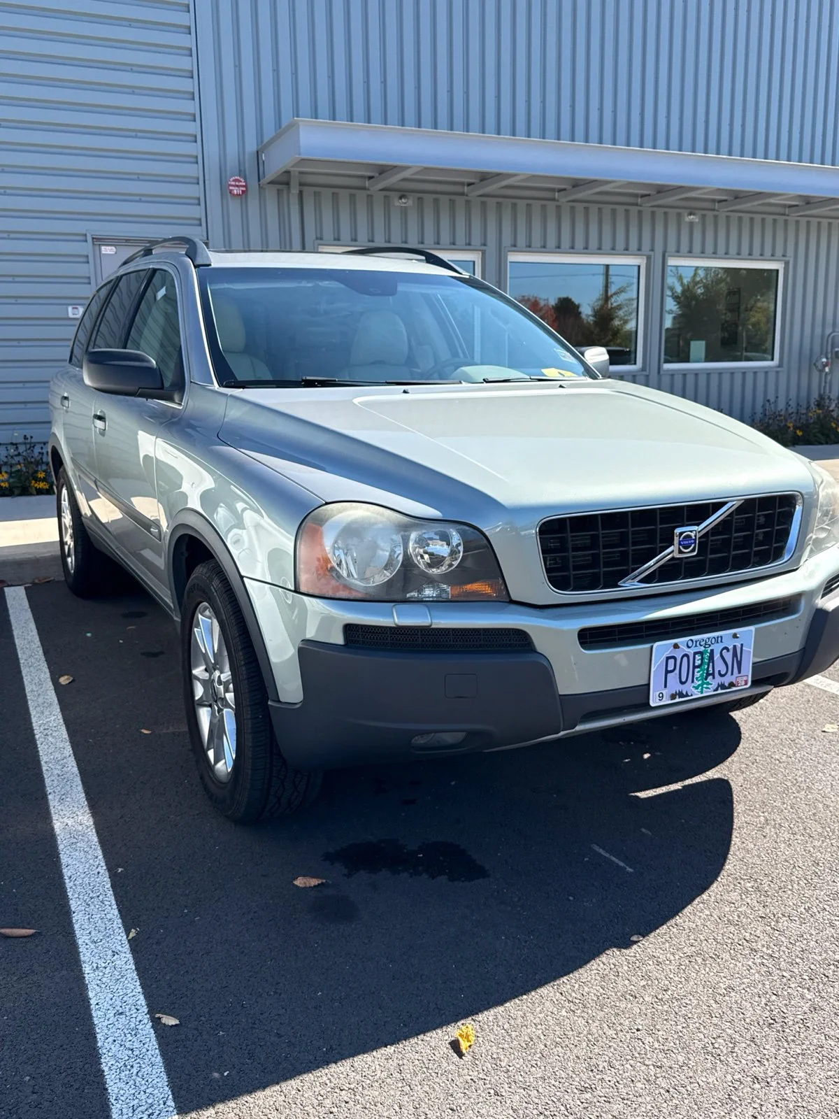 Used 2005 Silver Volvo 2.5T image 2
