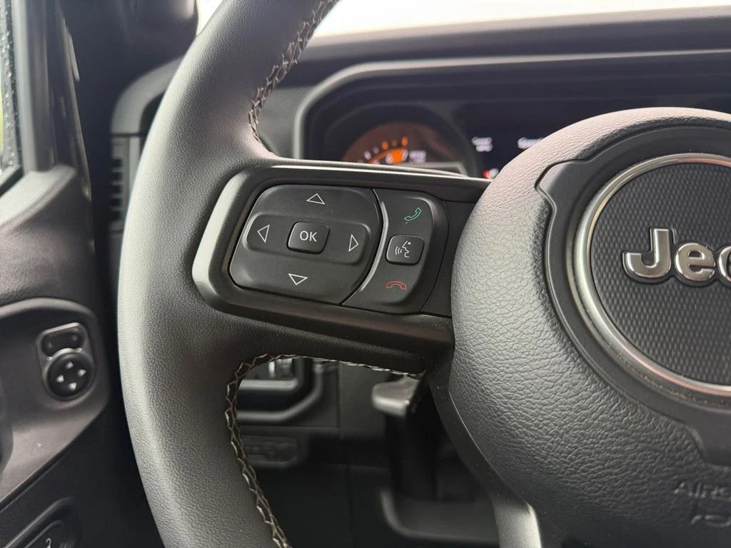 Used 2025 Black Jeep Rubicon image 24