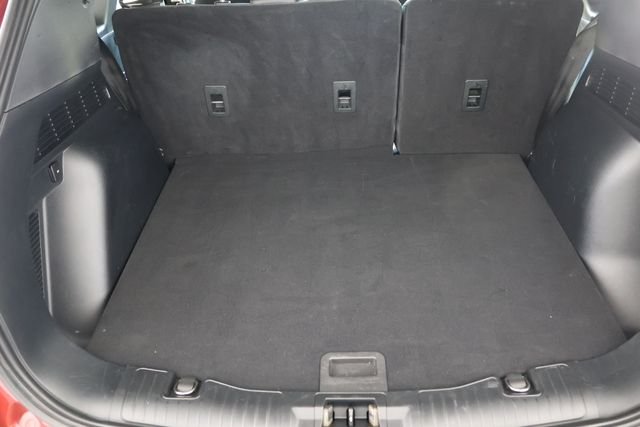 Used 2022 Red Ford SE image 20