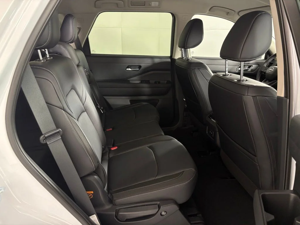 New 2026 Everest White Pearl TriCoat Nissan SL image 44