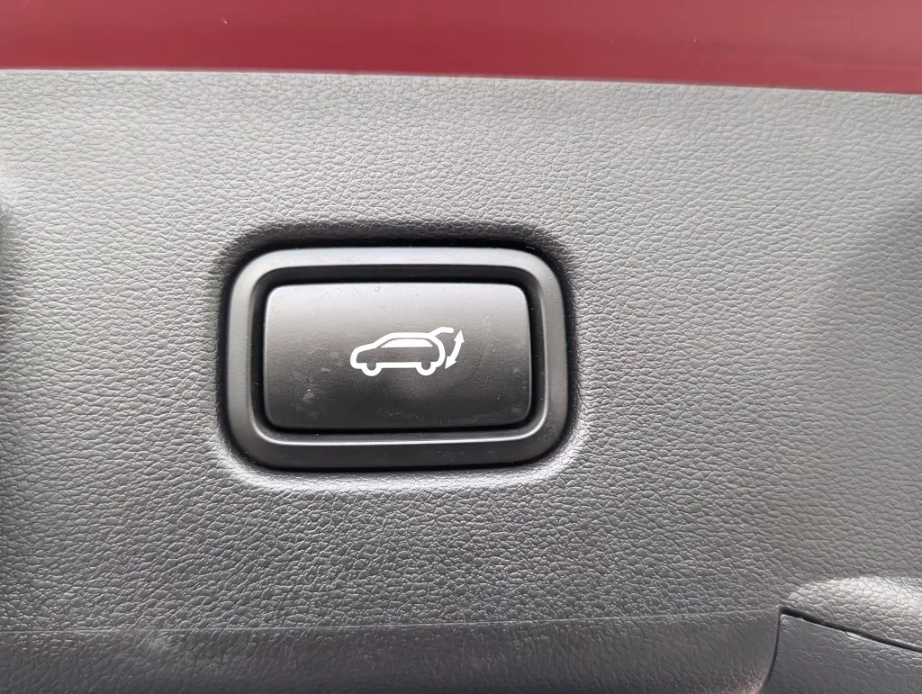 Used 2025 Red Hyundai SEL image 11