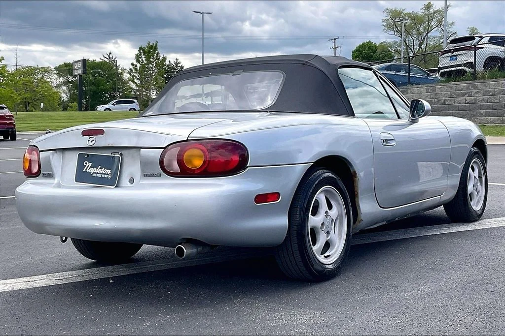 Used 1999 Silver Mazda Base image 10