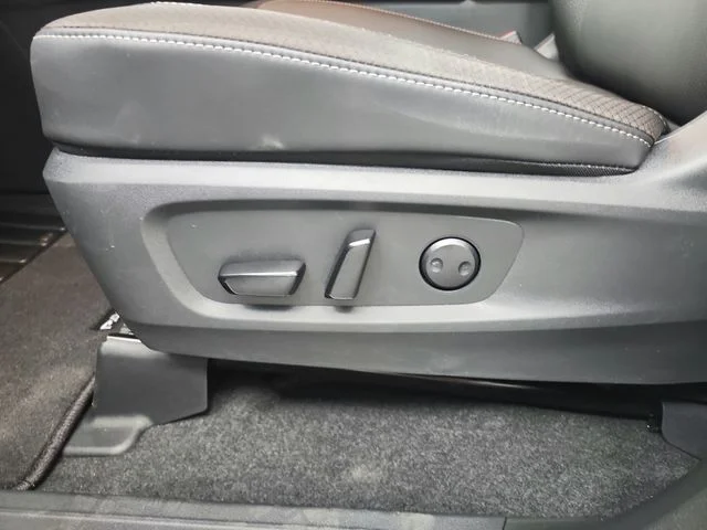 New 2026 Gray Nissan SL image 20