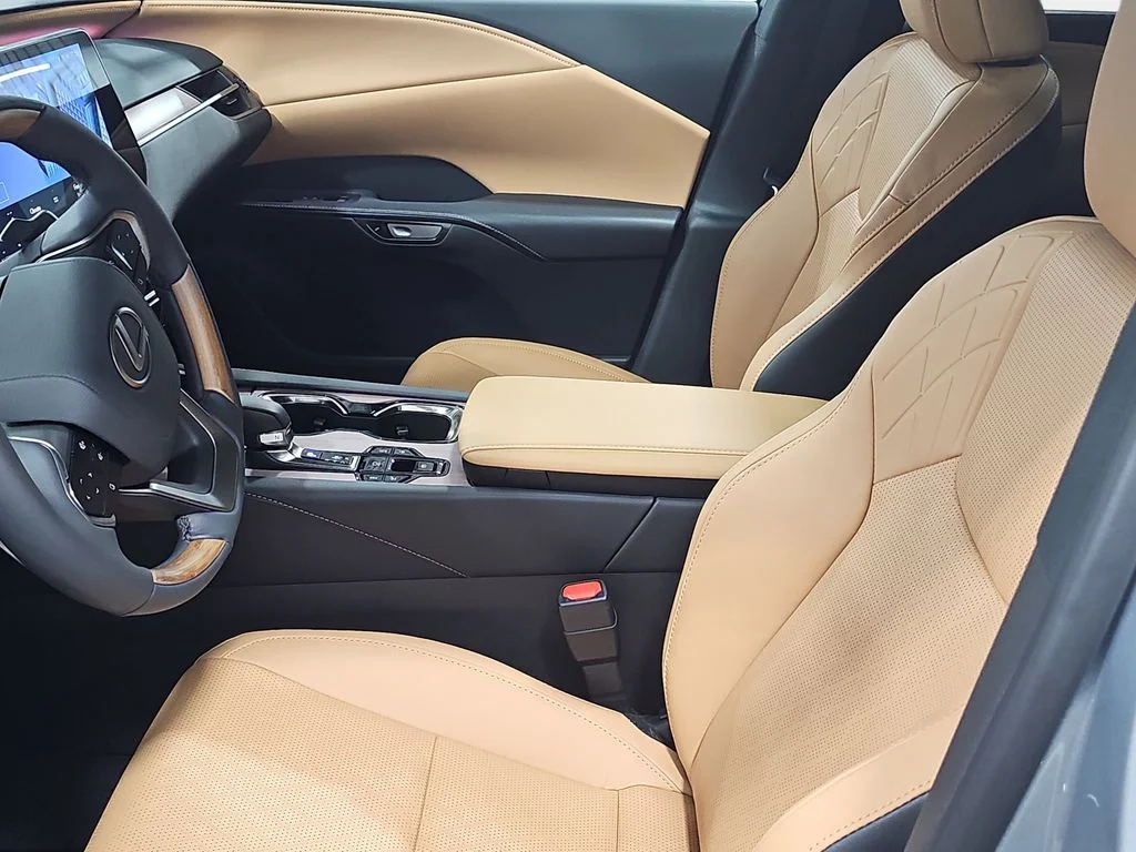 New 2026 Iridium Lexus PREMIUM PLUS image 14