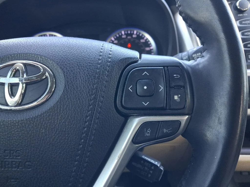 Used 2019 Gray Toyota Limited image 30