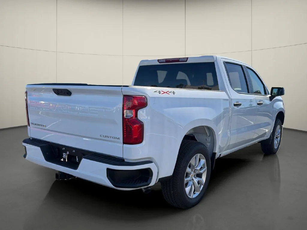 New 2026 Summit White Chevrolet Custom image 7