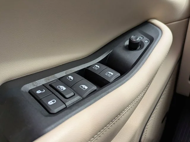 Used 2022 White Jeep 4xe image 28