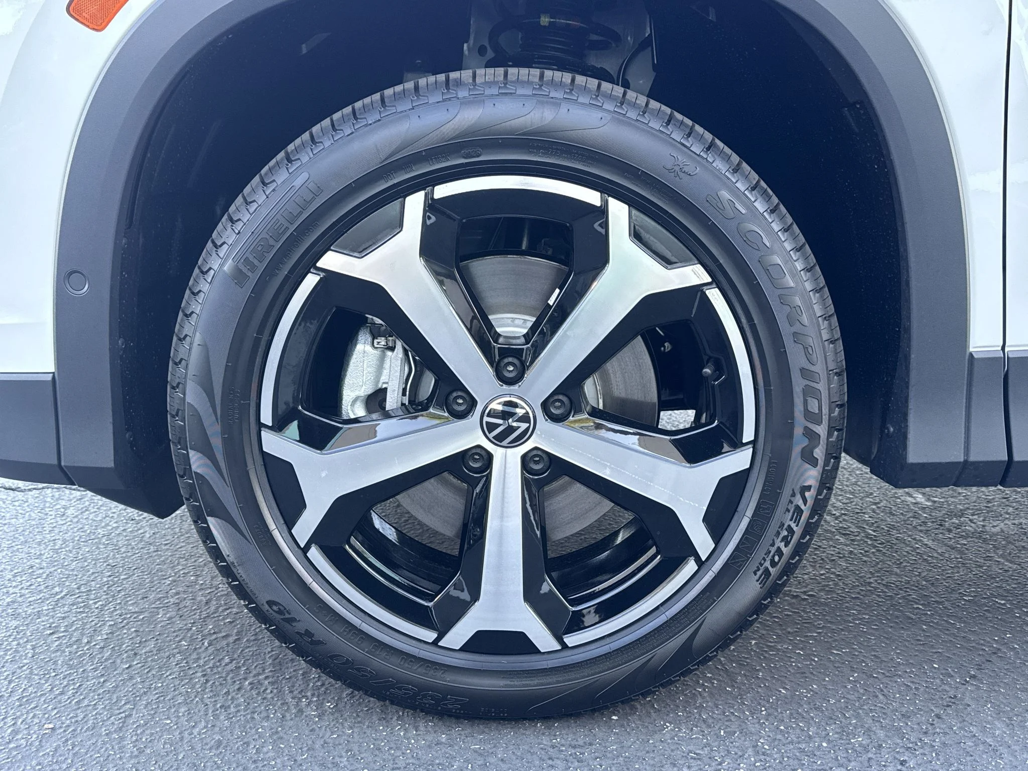 New 2026 Pure White Volkswagen SE image 11