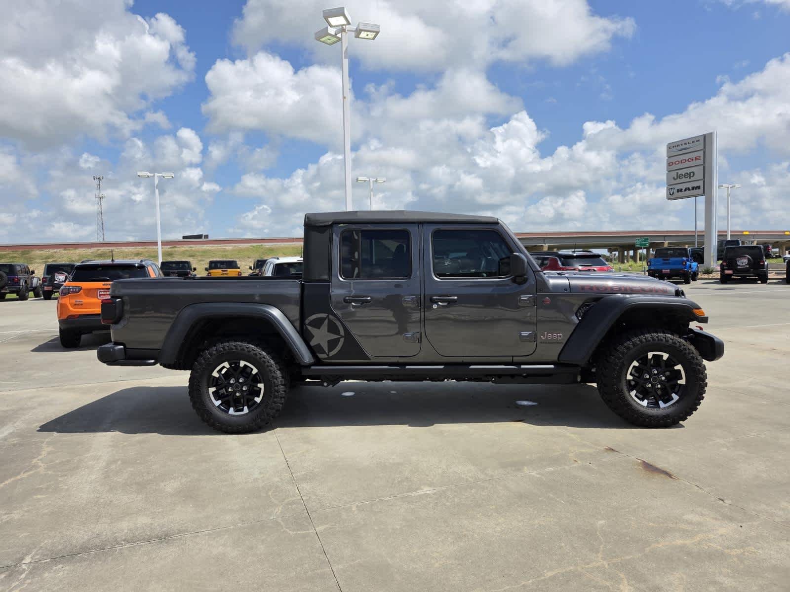 New 2026 Granite Crystal Metallic Clearcoat Jeep Rubicon image 6