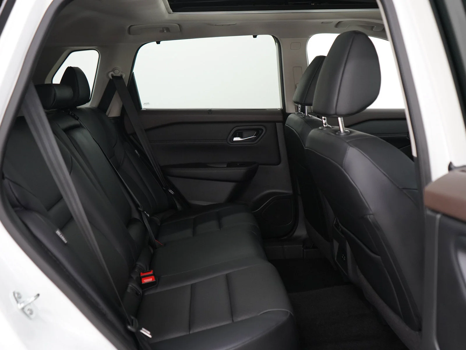 Used 2023 Pearl White Tricoat Nissan SV image 12