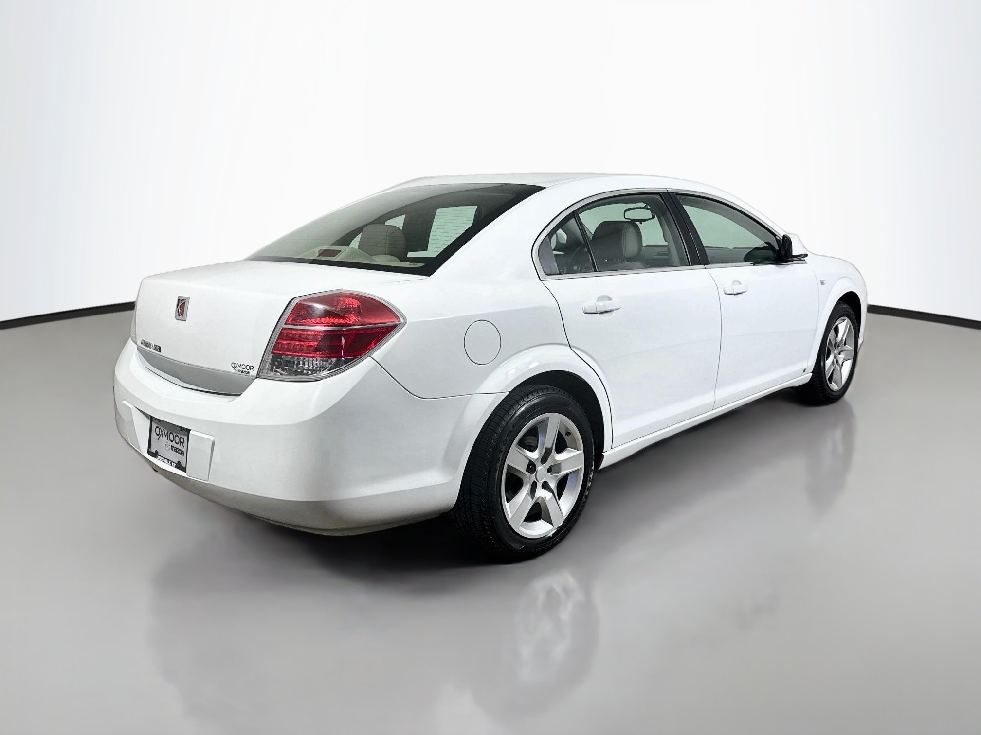 Used 2009 Polar White Saturn XE image 7