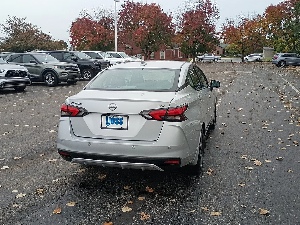 2024 Nissan Versa SV, photo 2 of 12