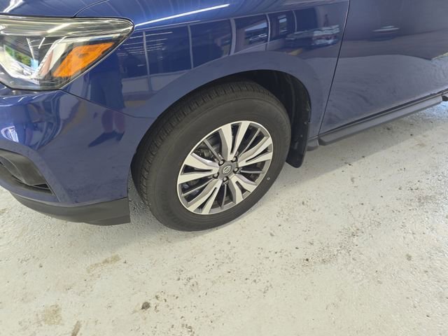 Used 2019 Blue Nissan S image 9