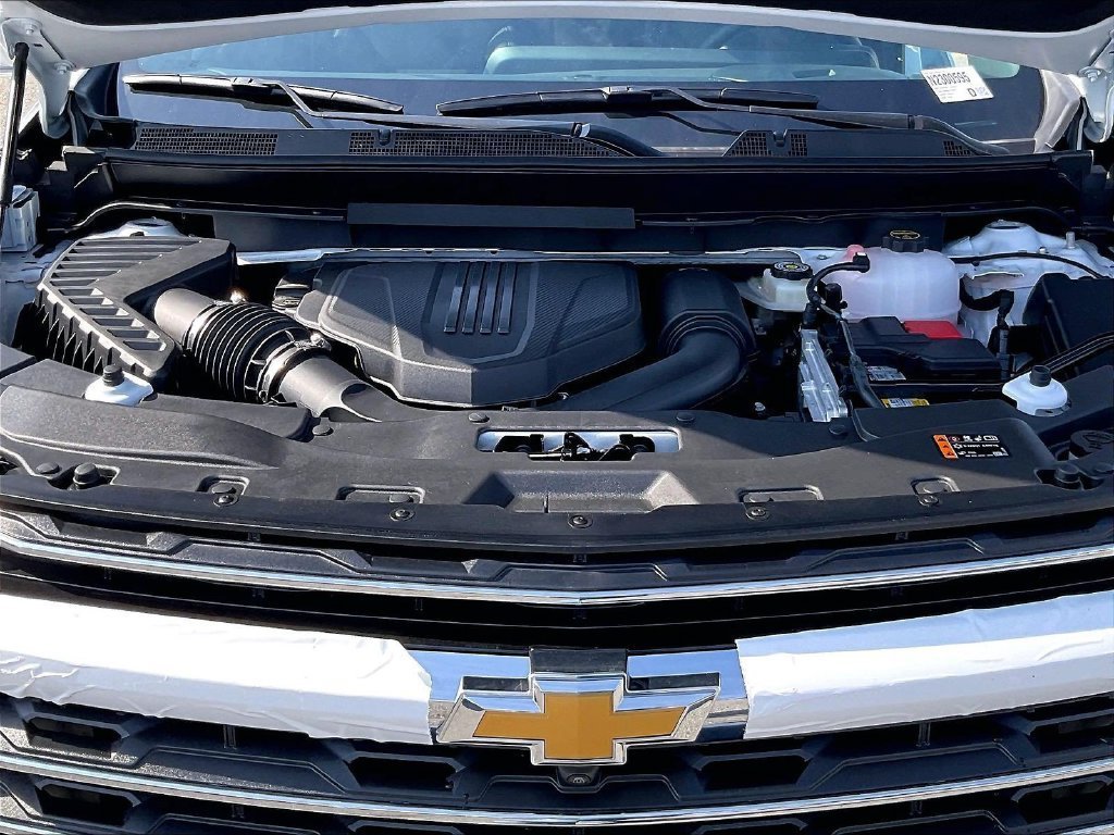2027 Chevrolet Traverse LT - Photo 16