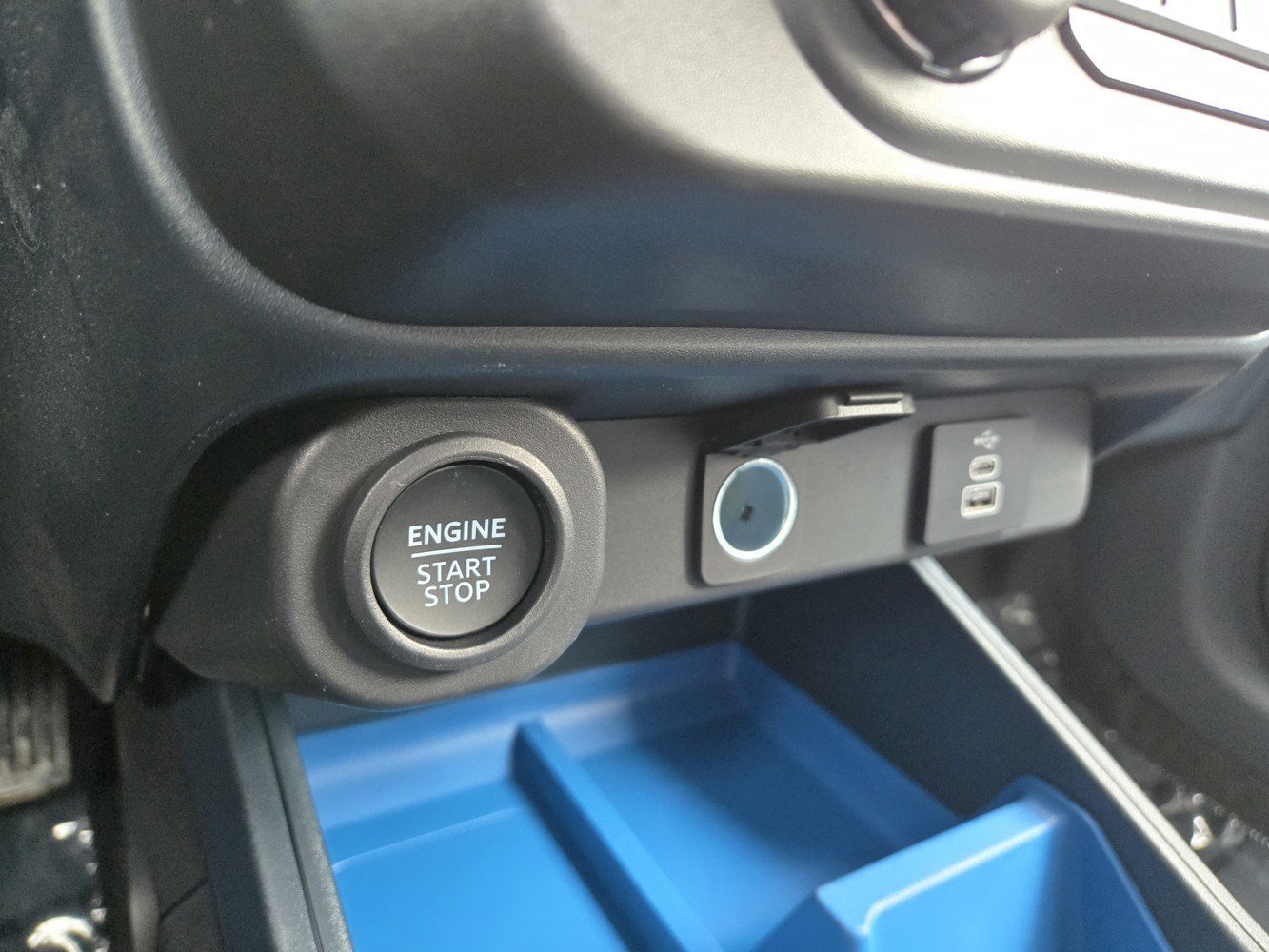 New 2026 Shadow Black Ford XLT image 14