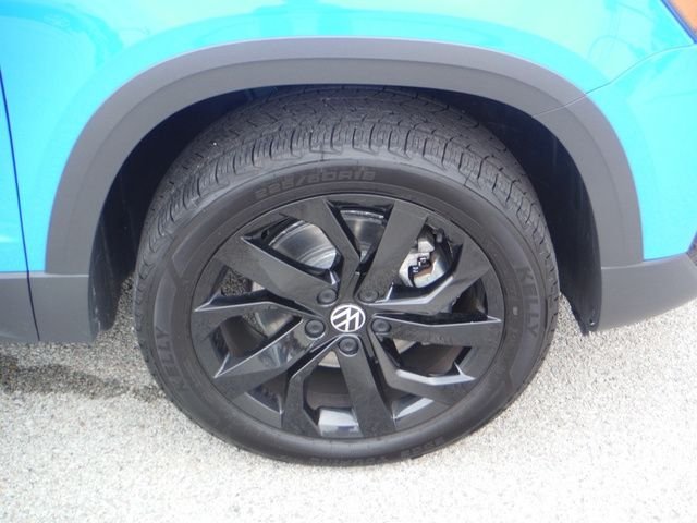 Used 2023 Blue Volkswagen 1.5T SE image 4