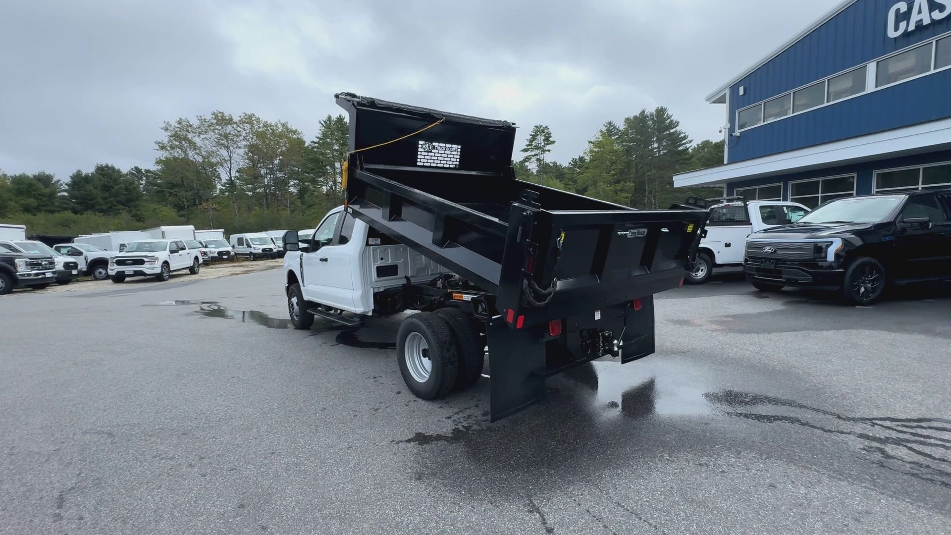 New 2026 Oxford White Ford F-350® XL image 19