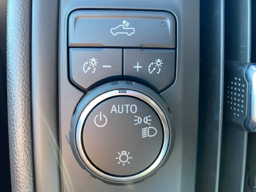 Used 2025 Summit White Chevrolet WT image 15